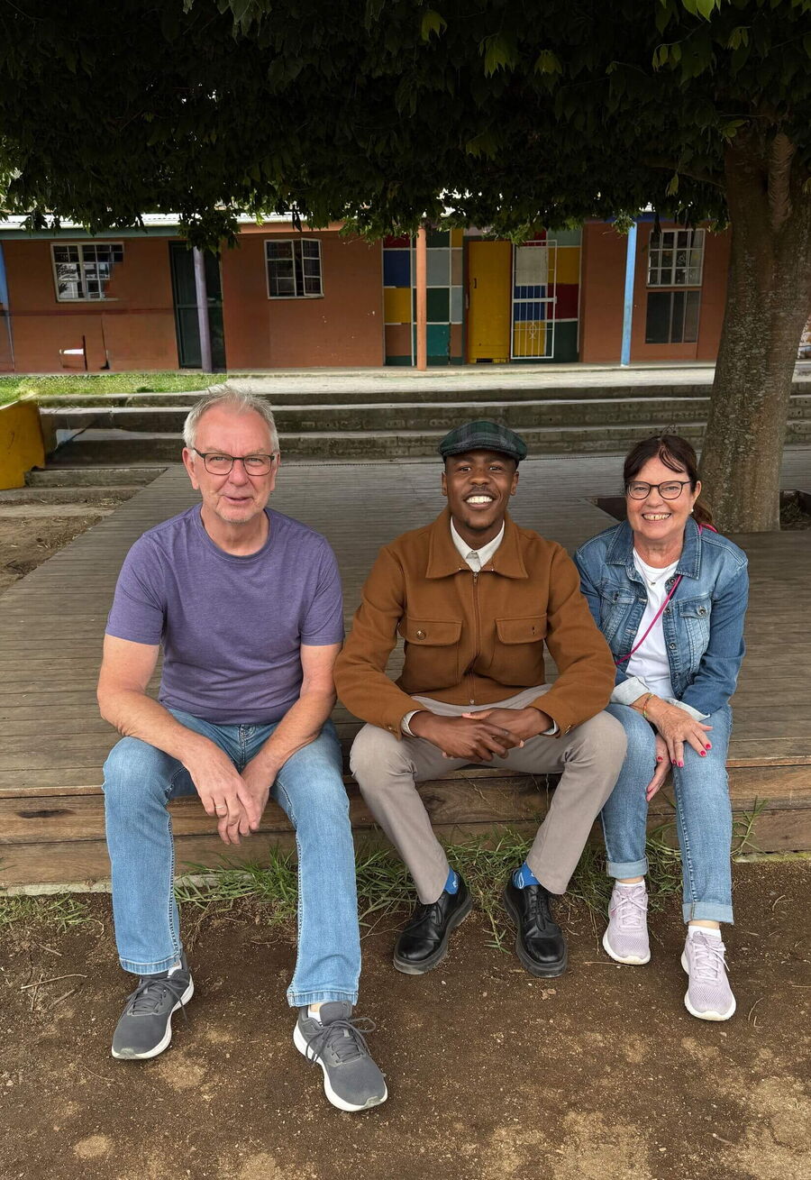 Jürgen Schiewe,  Wanda Batyie (ehemaliger Schüler in Funimfundo), Andrea Schiewe